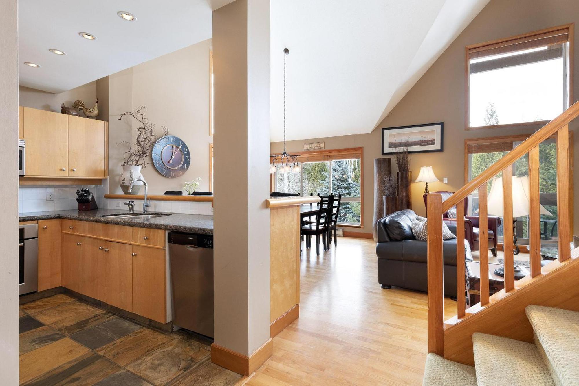 Alpine Greens 8 | Bright Townhome Near Blackcomb, Walk Or Shuttle To Skiing, Secure Parking Whistler Exterior foto